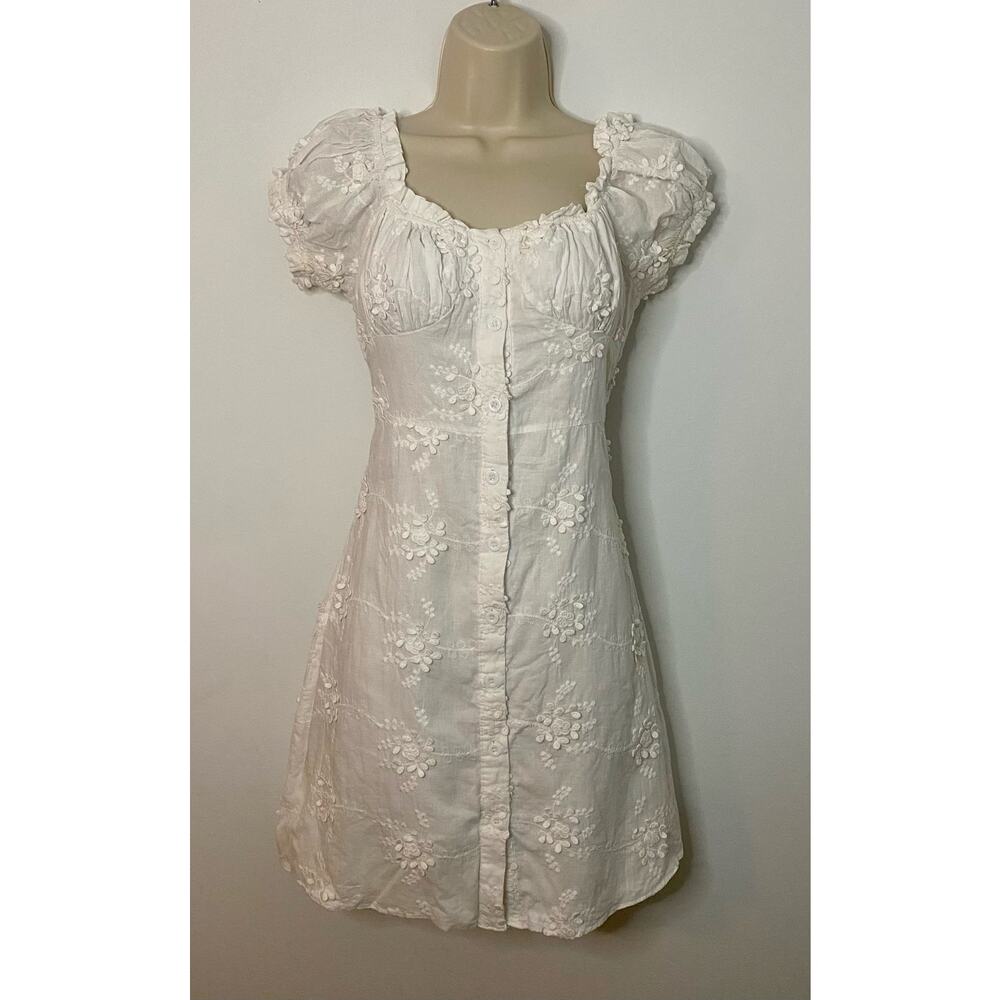 Kourt White Dress with Beautiful Floral Detail. 100% Cotton. Size Medium.
